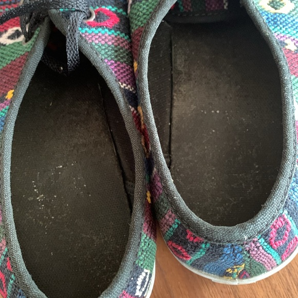 Vans - Picture 5 of 6